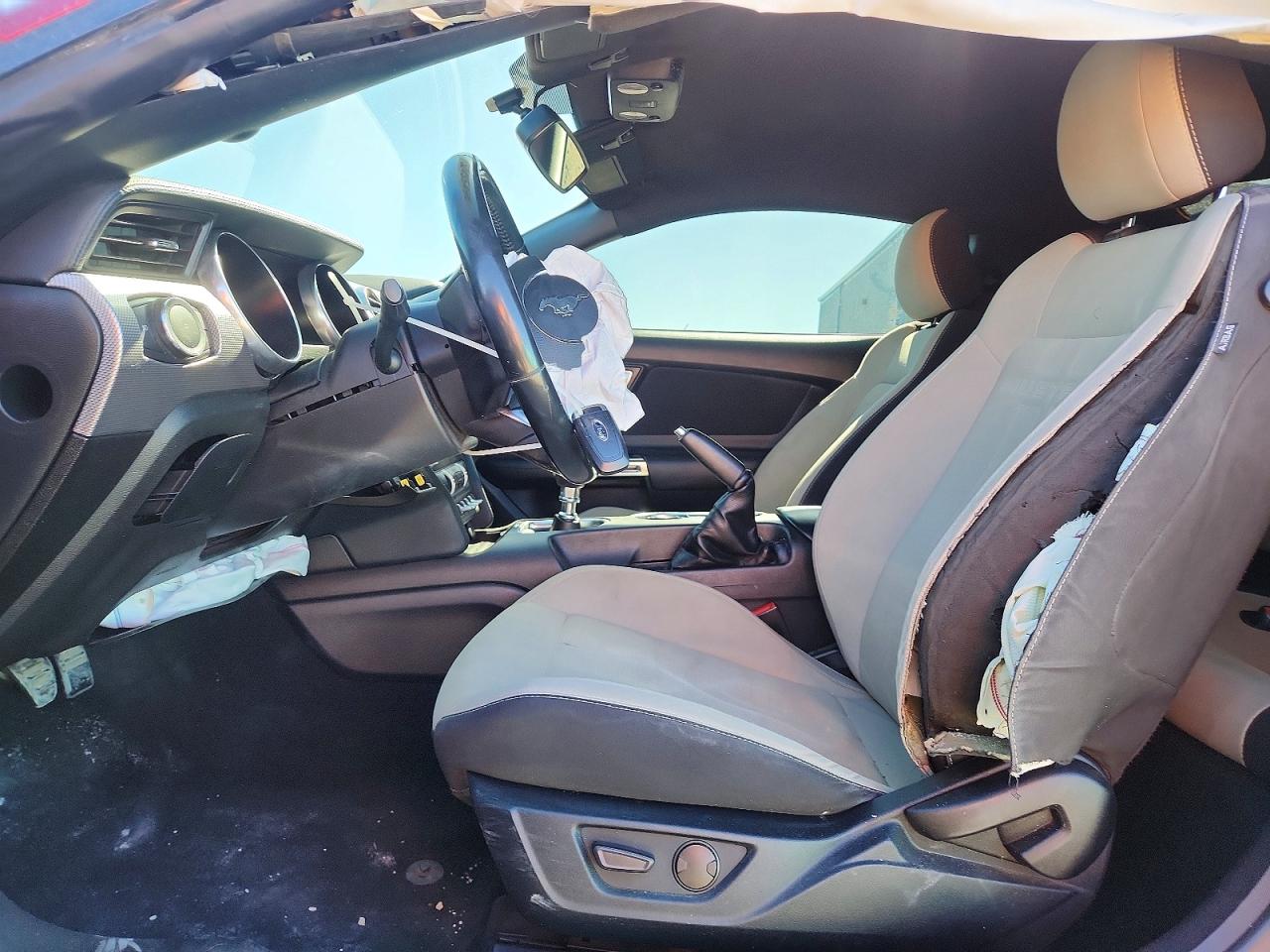 FORD MUSTANG 2020 — 7