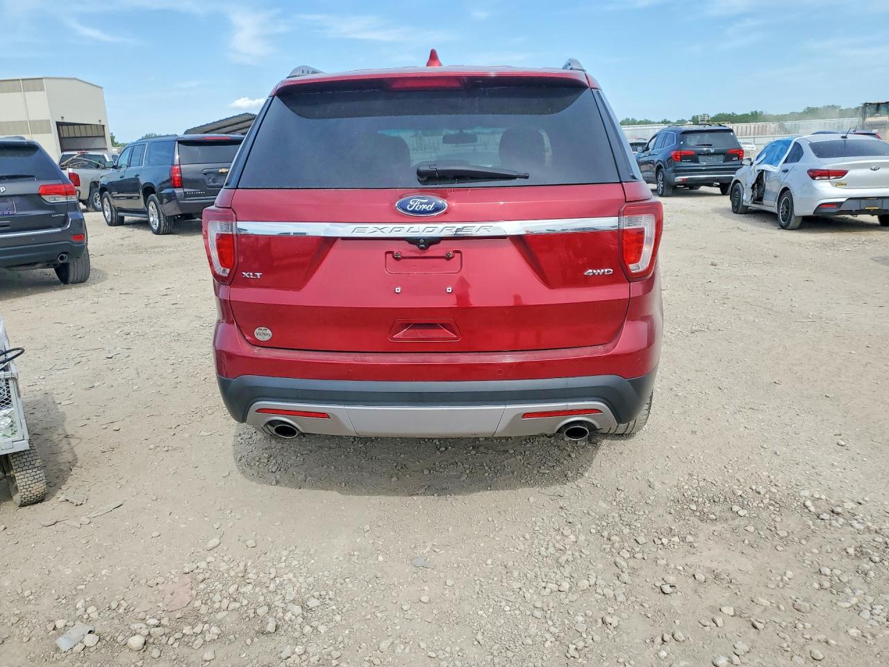 FORD EXPLORER 2016 — 6