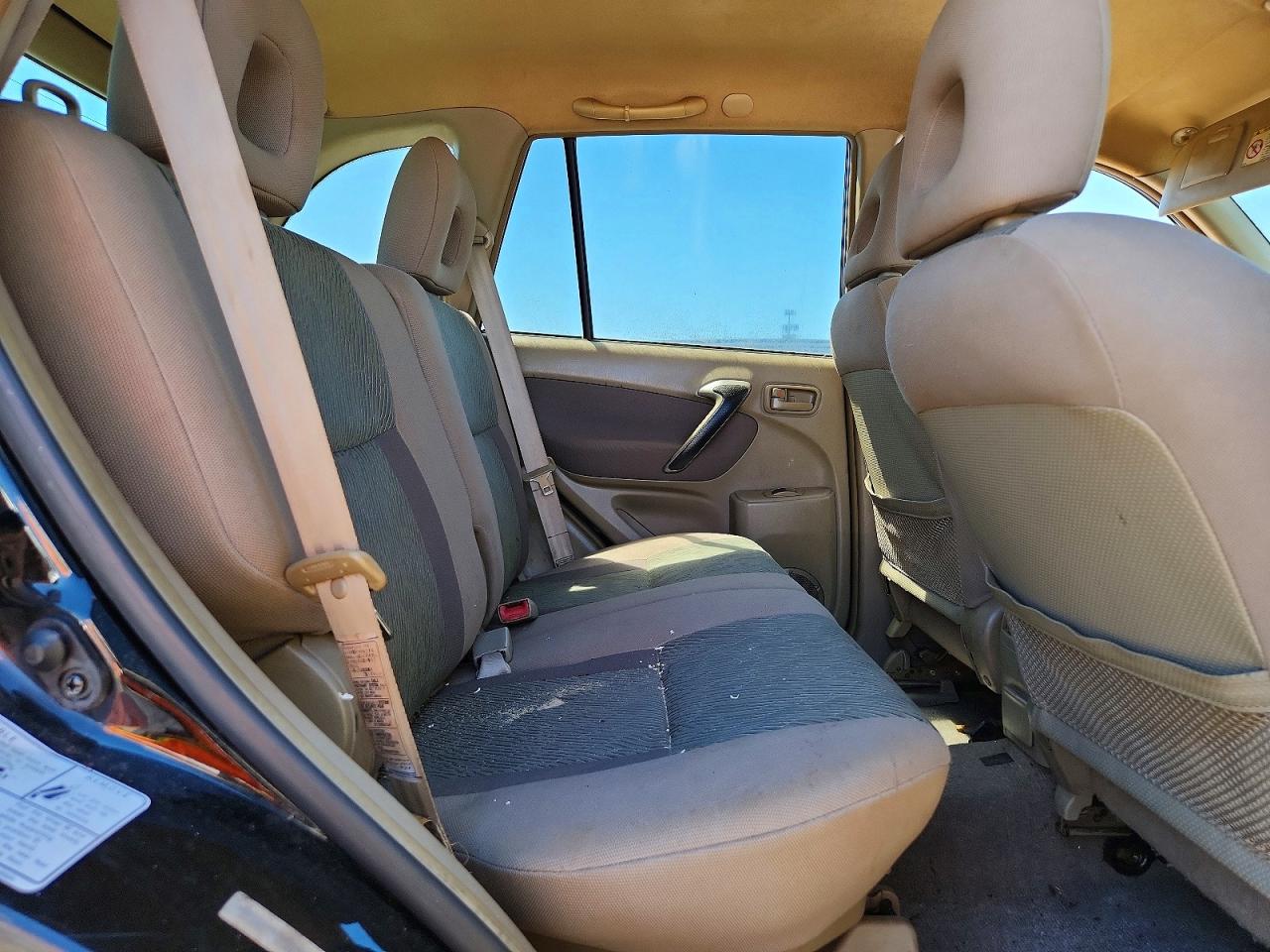 TOYOTA RAV4 2001 — 11