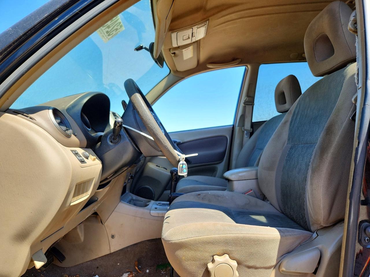 TOYOTA RAV4 2001 — 7