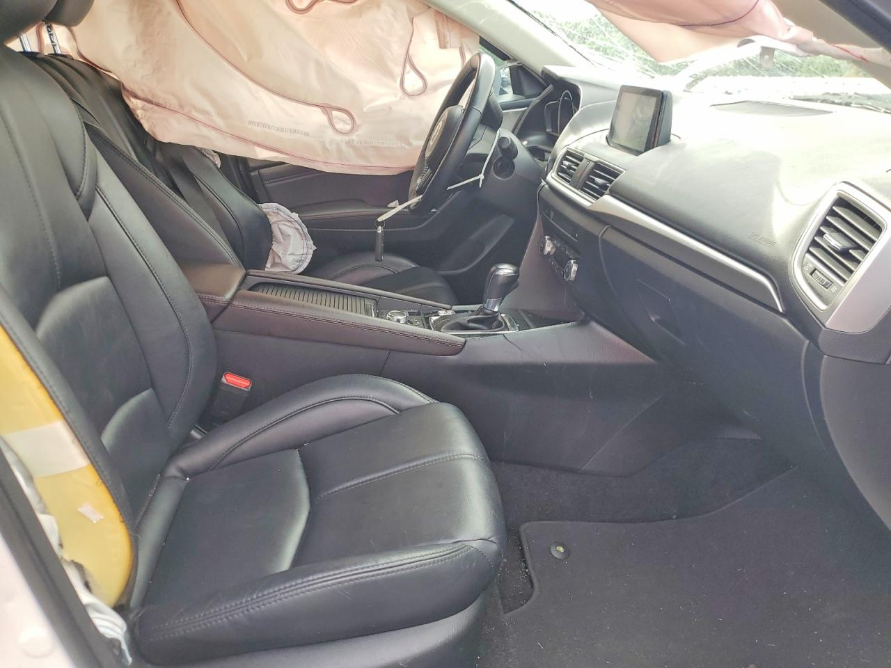MAZDA 3 2018 — 7