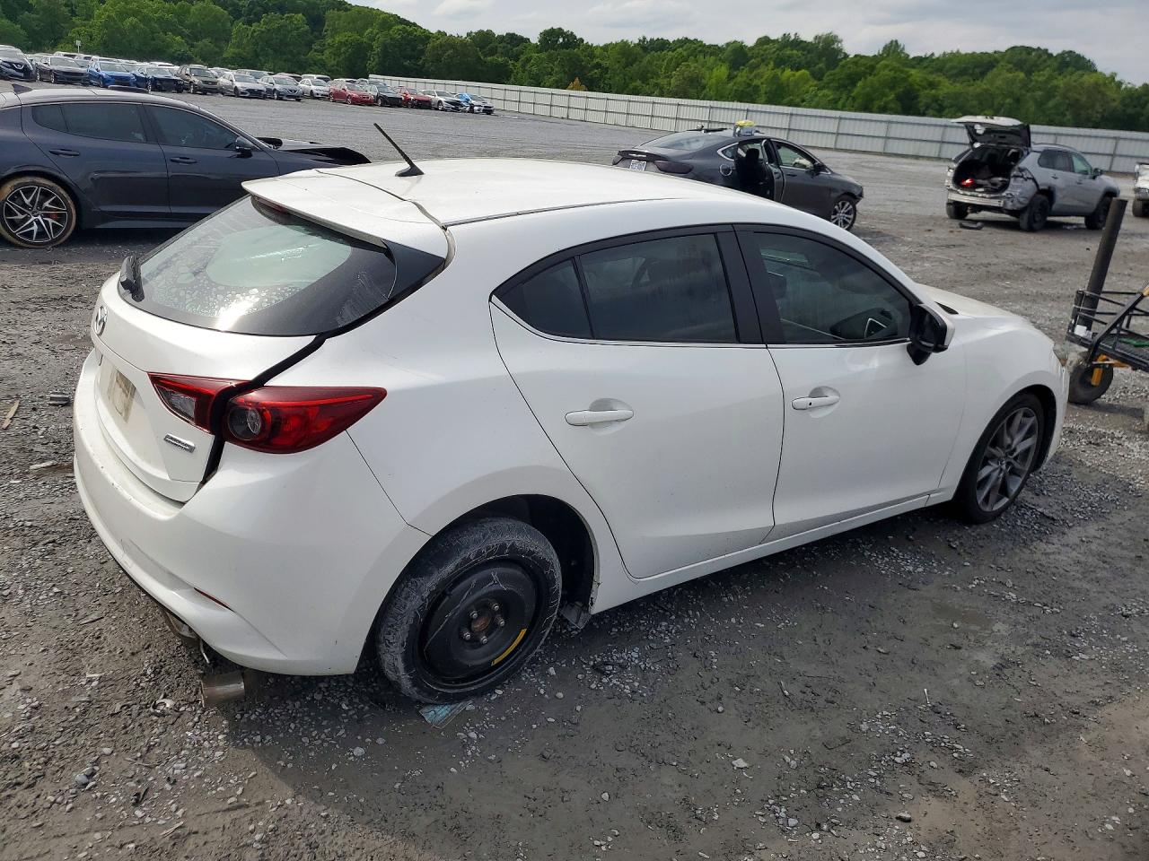 MAZDA 3 2018 — 3