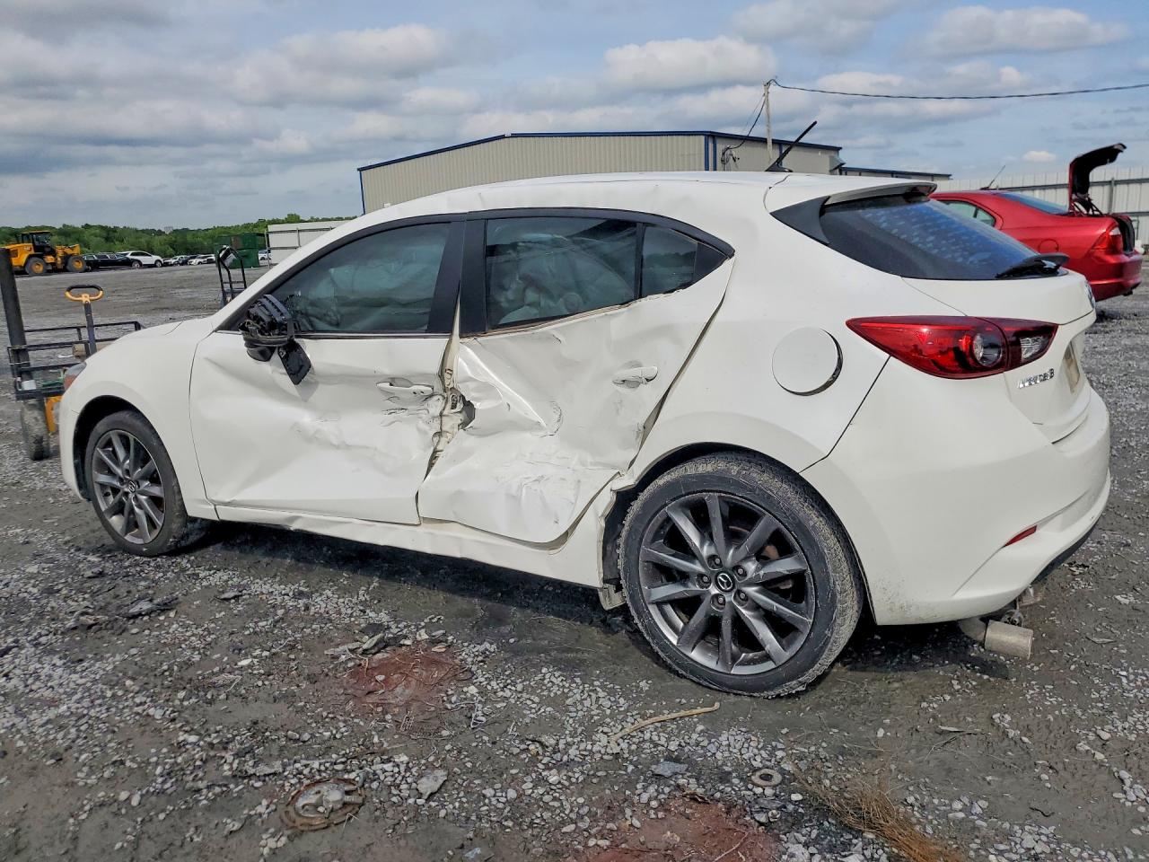 MAZDA 3 2018 — 2