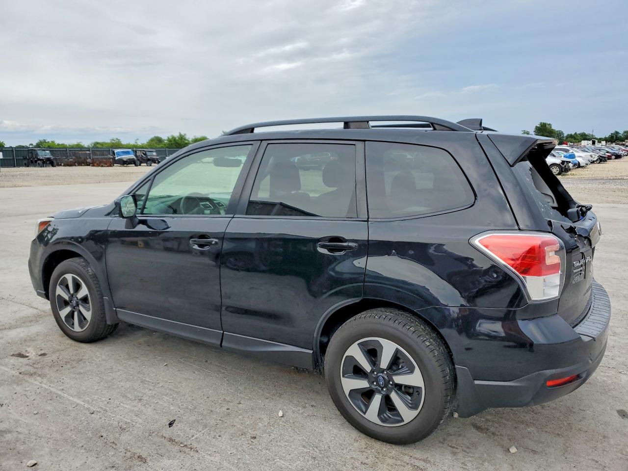 SUBARU FORESTER 2018 — 2