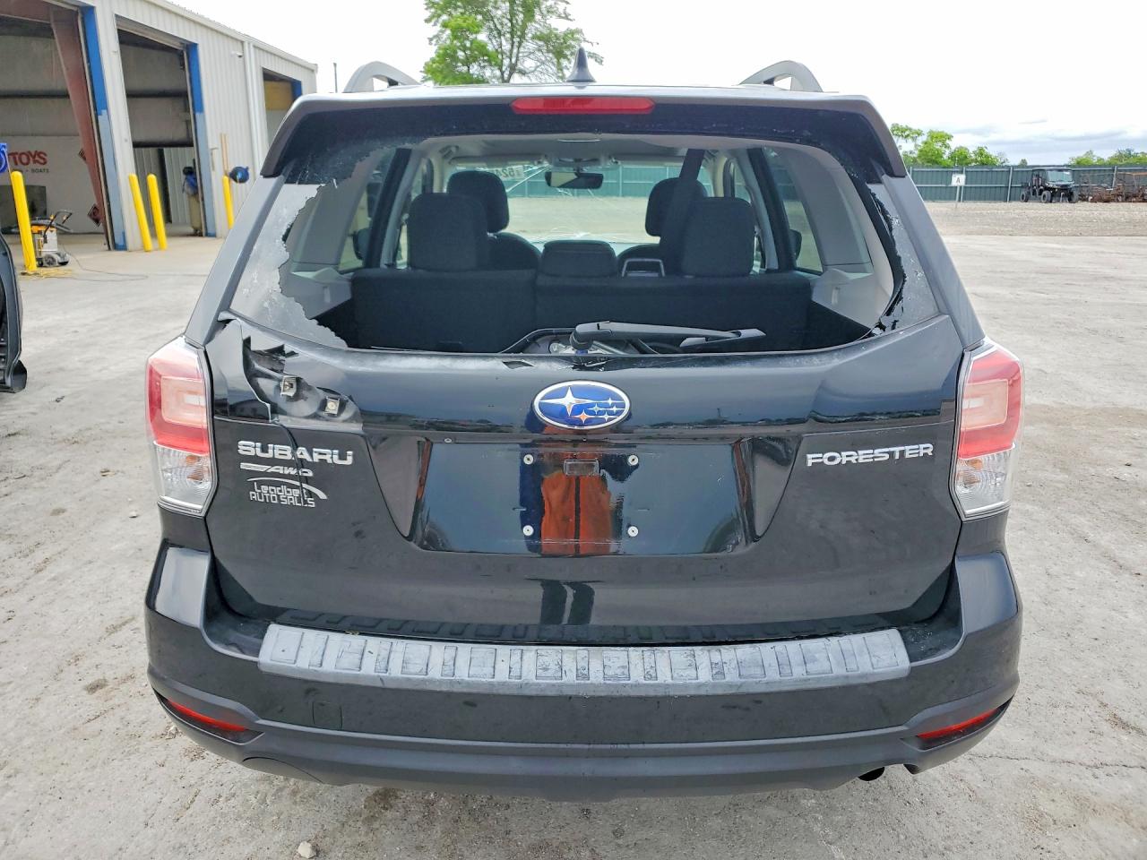 SUBARU FORESTER 2018 — 6
