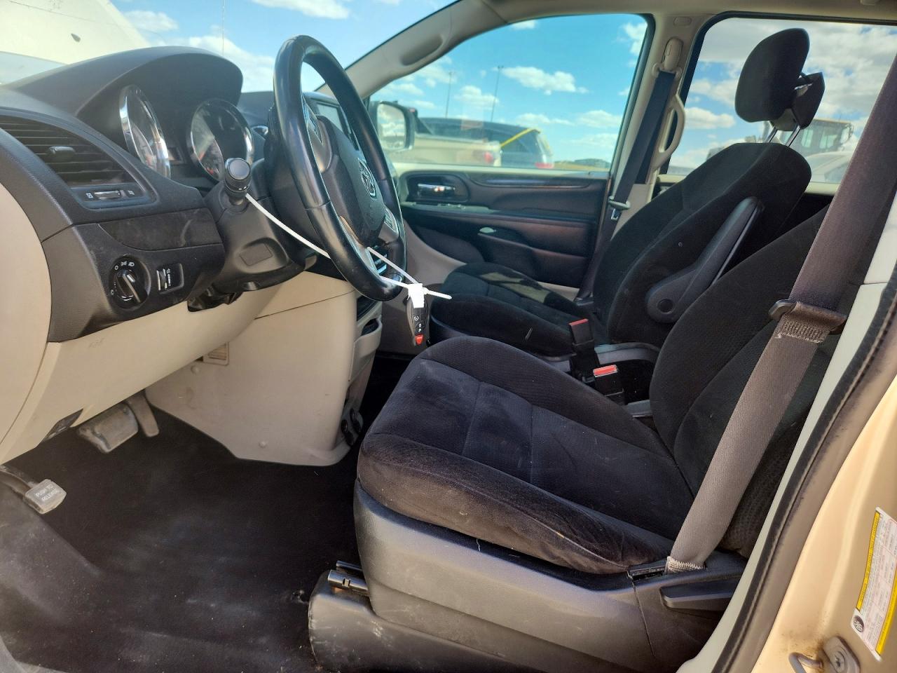 DODGE GRAND CARAVAN 2015 — 7