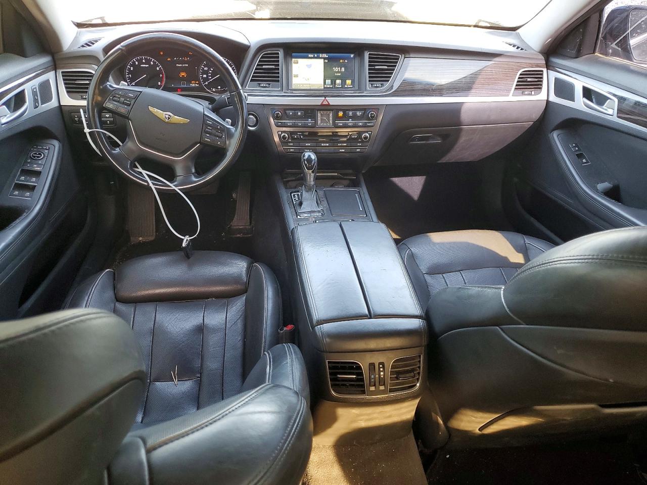 HYUNDAI GENESIS 2015 — 8