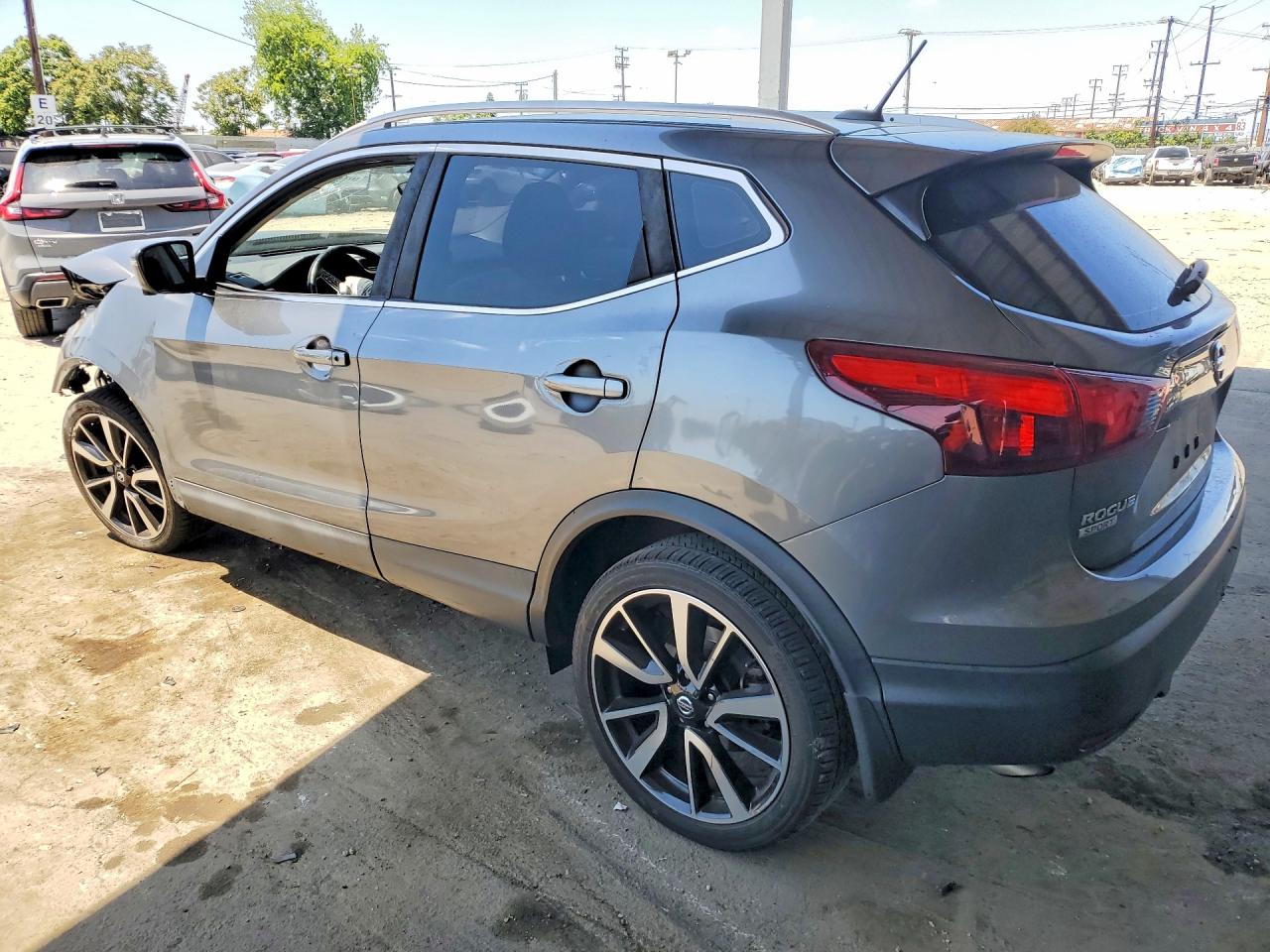 NISSAN ROGUE SPORT 2017 — 2