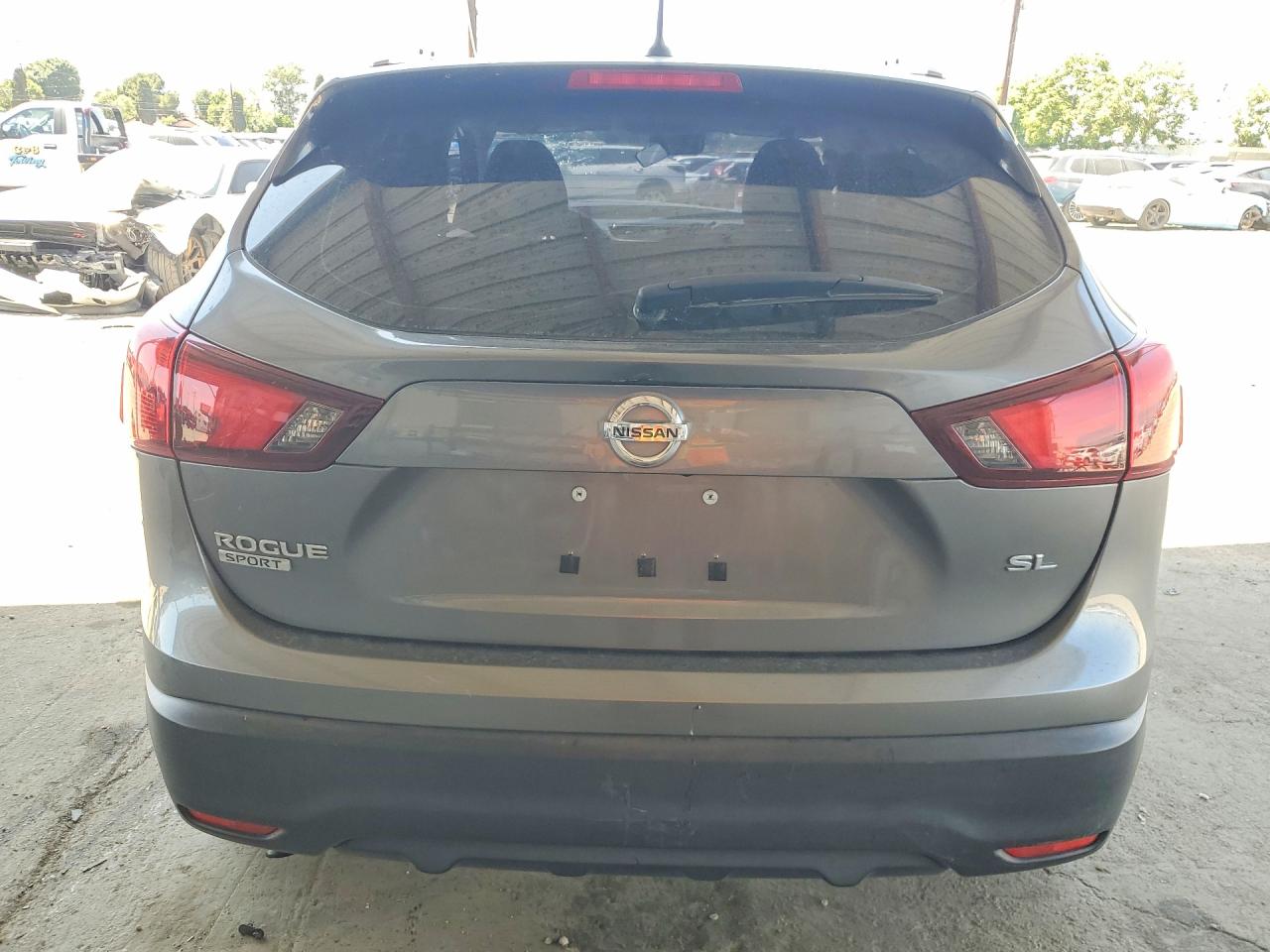 NISSAN ROGUE SPORT 2017 — 6