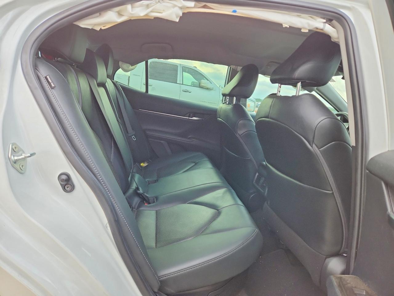 TOYOTA CAMRY 2021 — 10