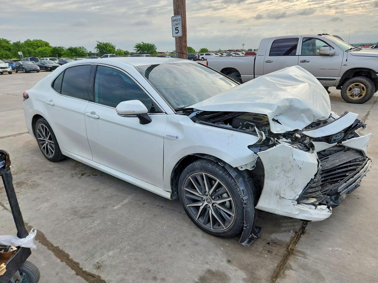 TOYOTA CAMRY 2021 — 4