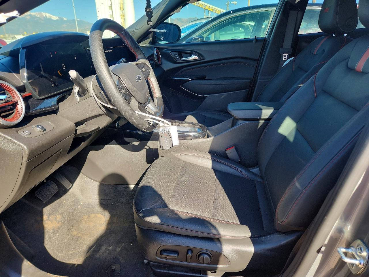 CHEVROLET TRAX 2025 — 7