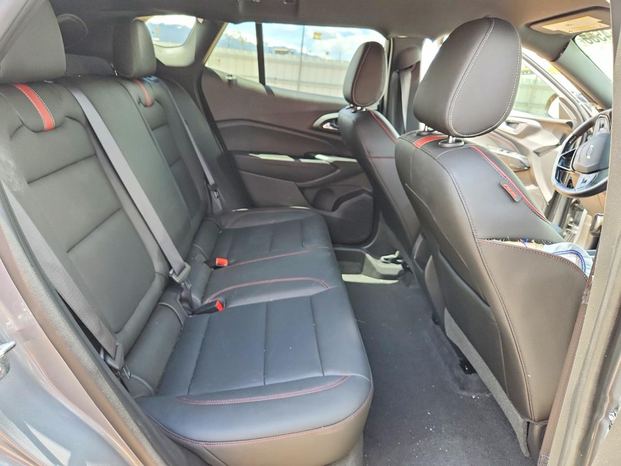 CHEVROLET TRAX 2025 — 10