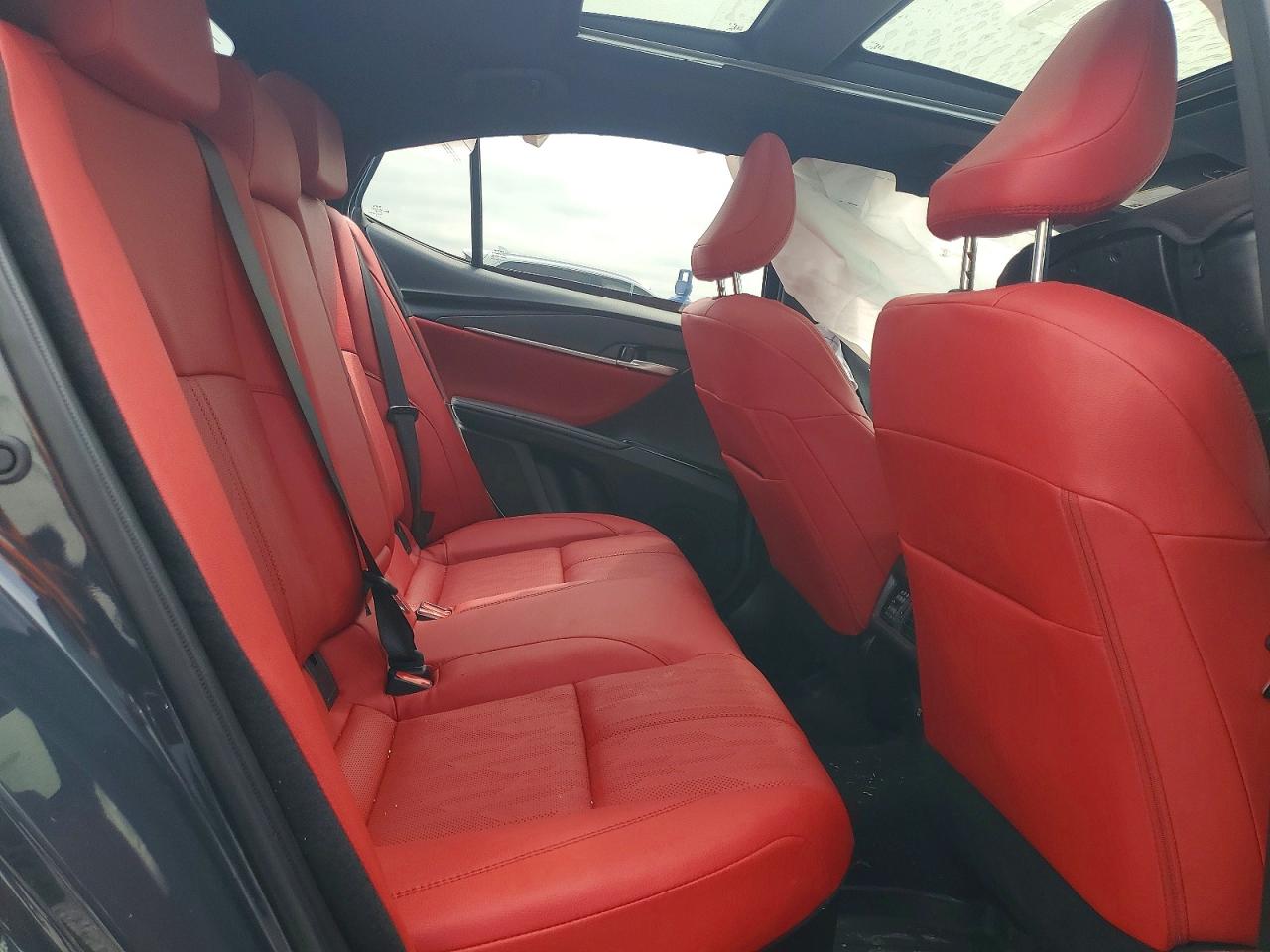 TOYOTA CAMRY 2025 — 10
