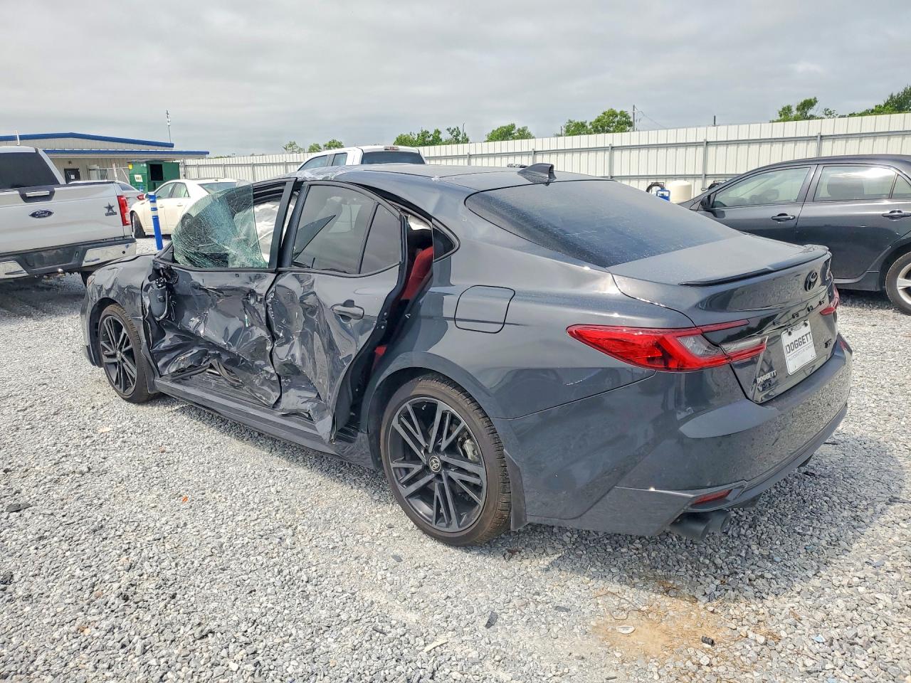 TOYOTA CAMRY 2025 — 2