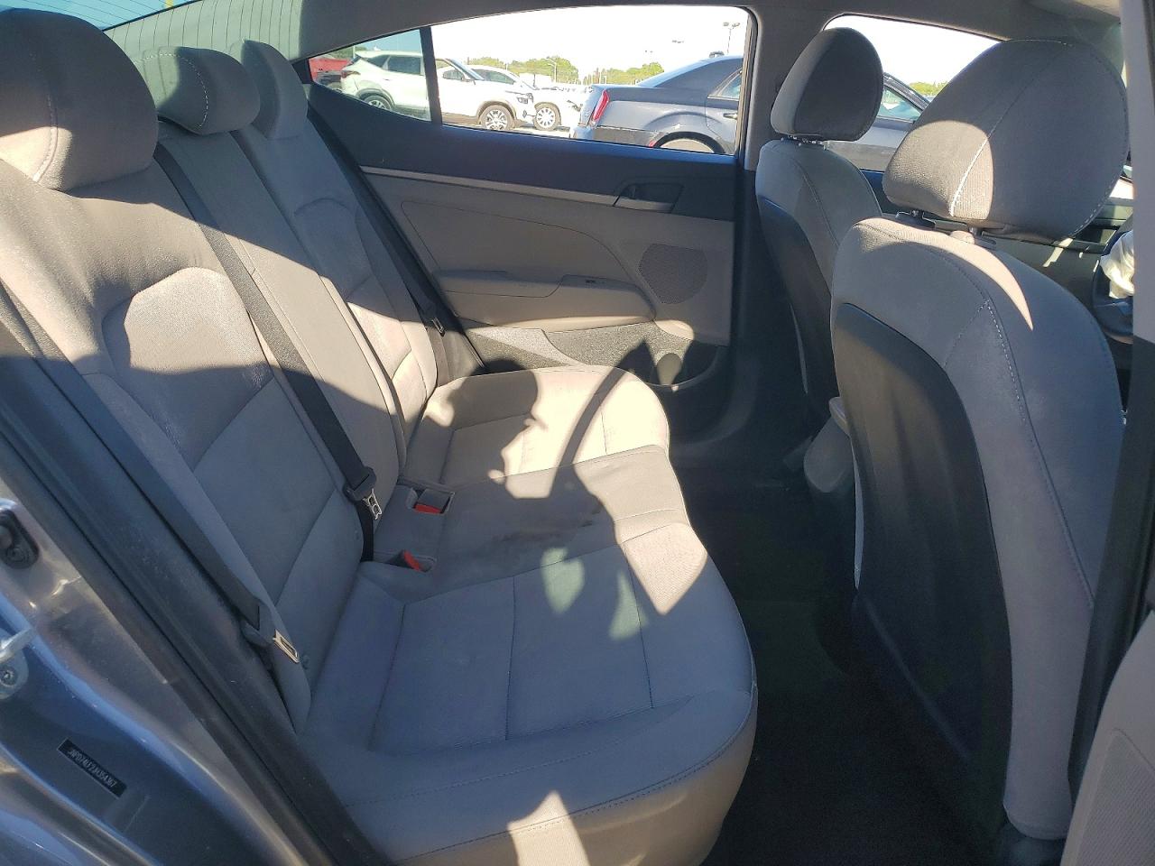HYUNDAI ELANTRA 2018 — 10