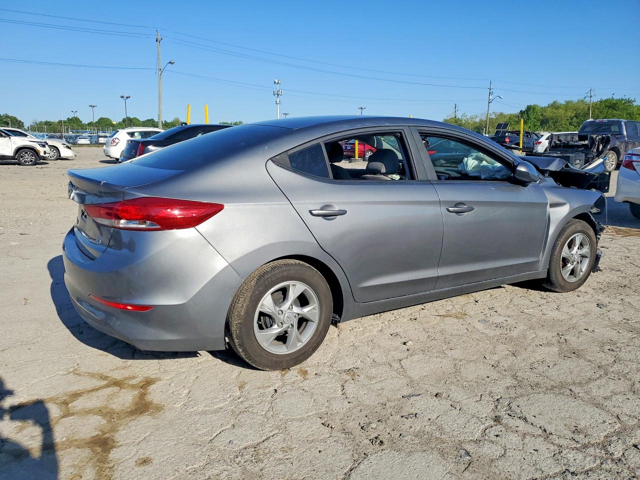 HYUNDAI ELANTRA 2018 — 3