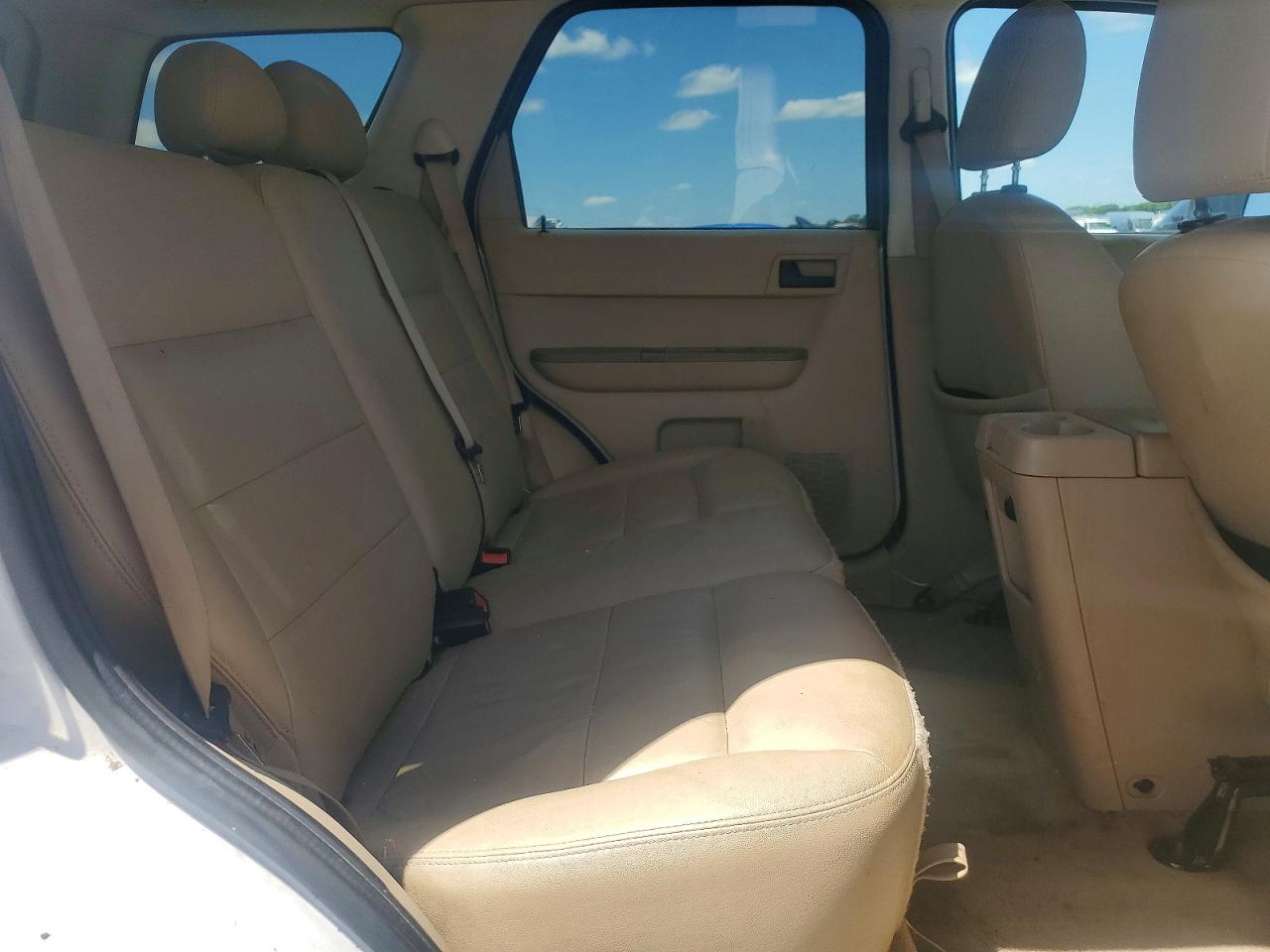 FORD ESCAPE 2008 — 10