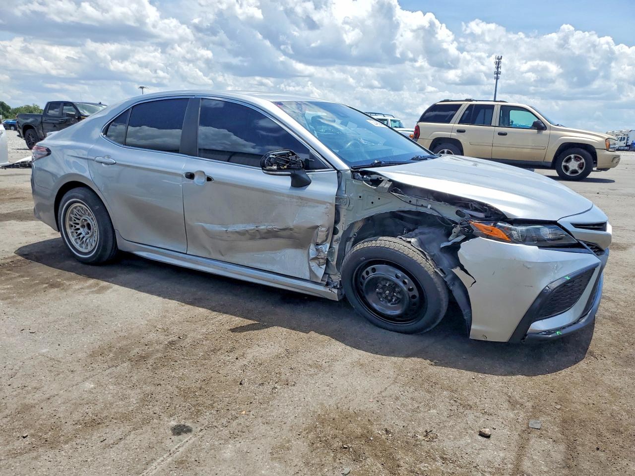 TOYOTA CAMRY 2023 — 4