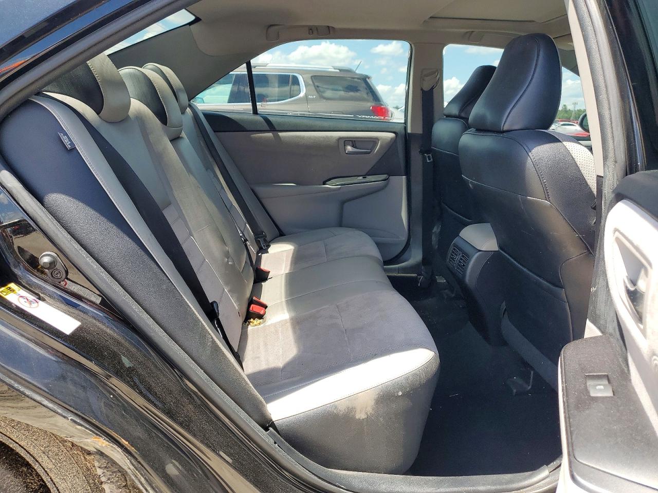 TOYOTA CAMRY 2017 — 11