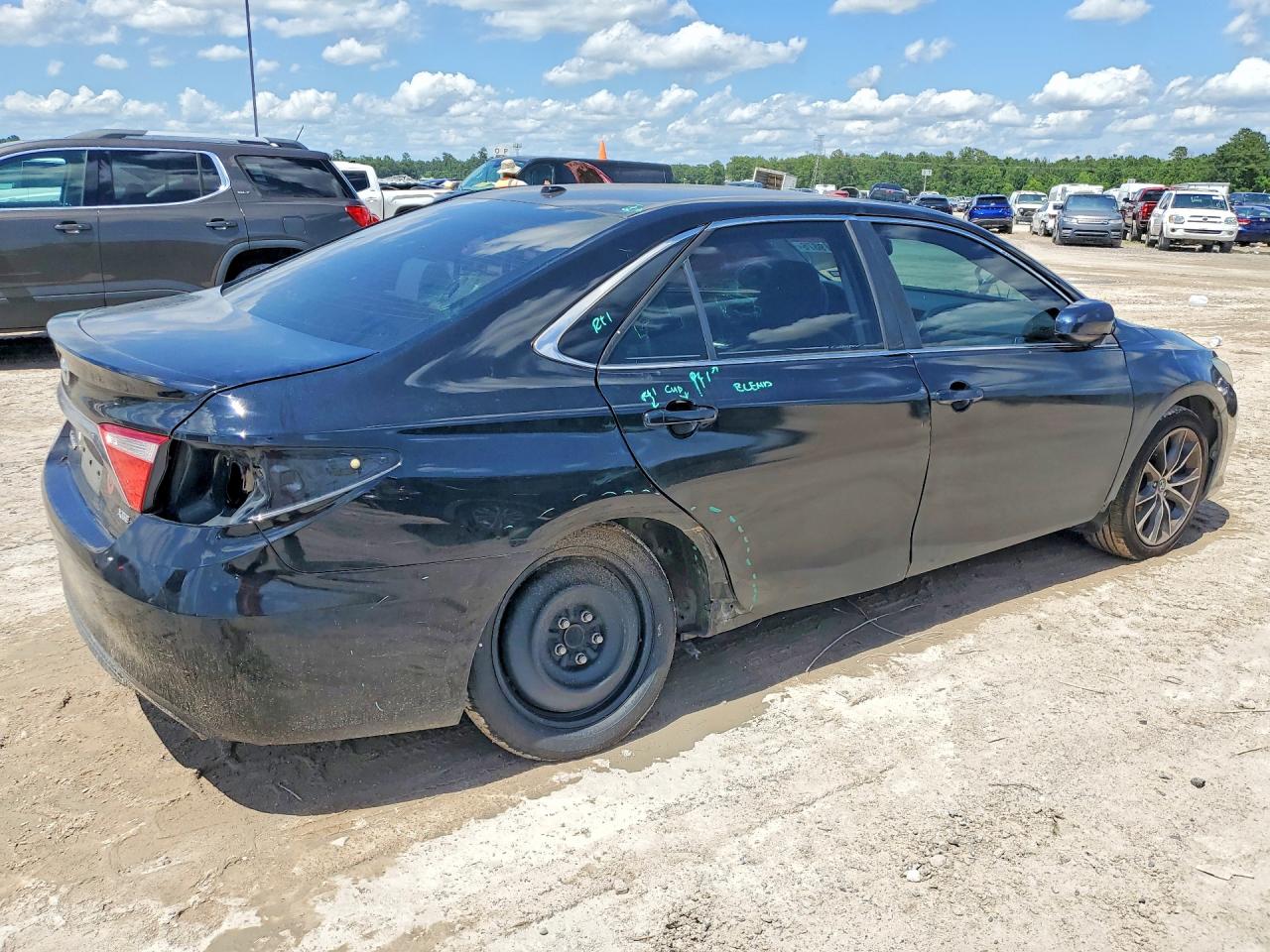 TOYOTA CAMRY 2017 — 3