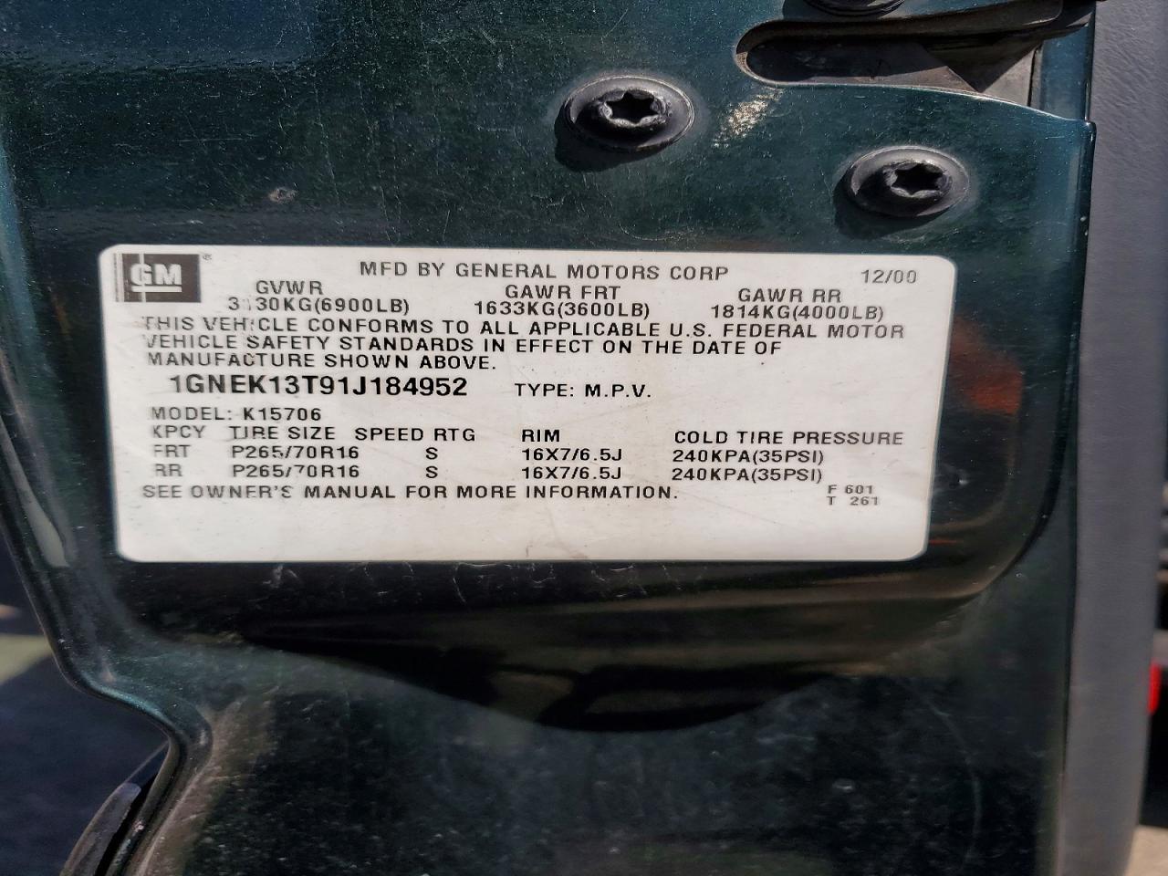 CHEV TAHOE 2001 — 13