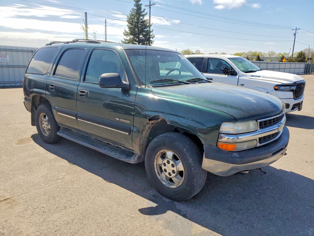 CHEV TAHOE 2001 — 4