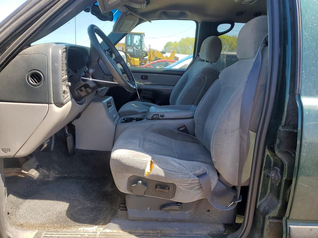 CHEV TAHOE 2001 — 7