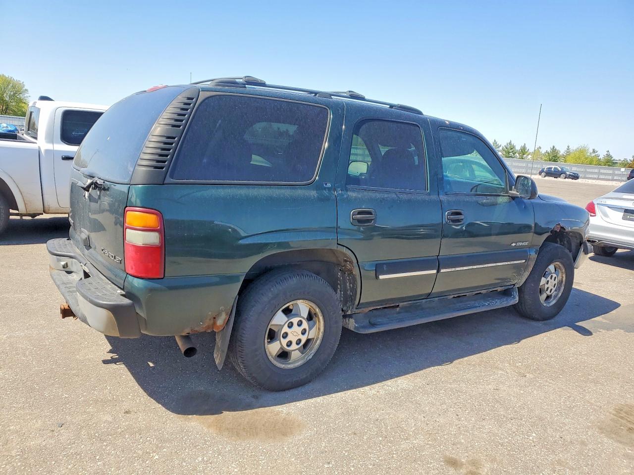 CHEV TAHOE 2001 — 3