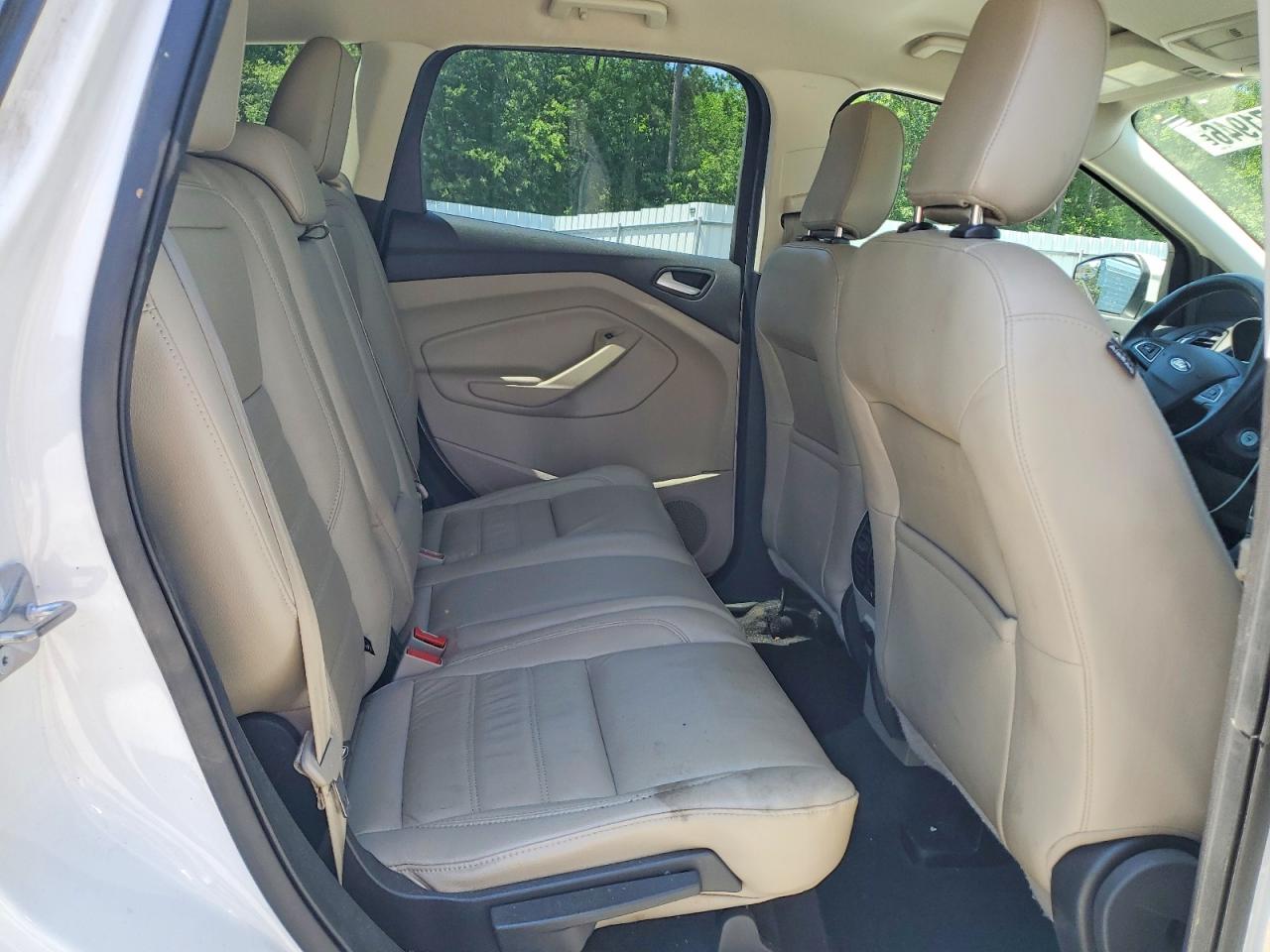 FORD ESCAPE 2018 — 11