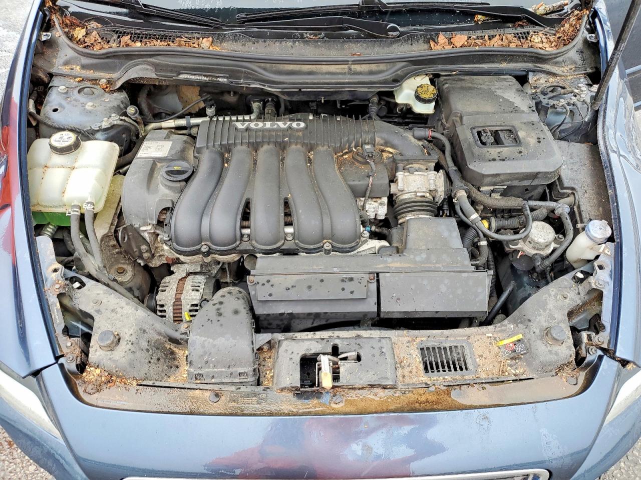 VOLVO S40 2010 — 11