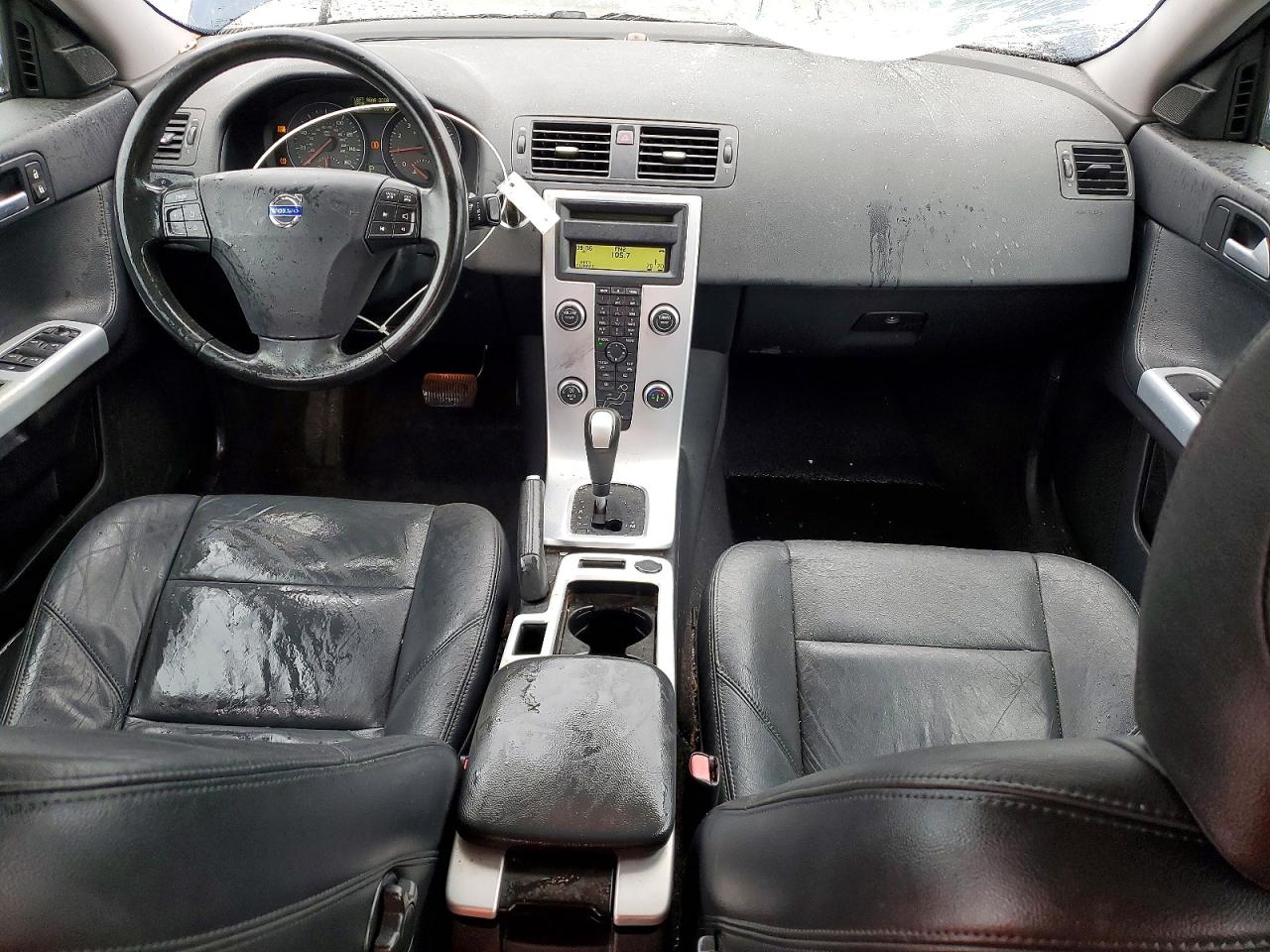 VOLVO S40 2010 — 8