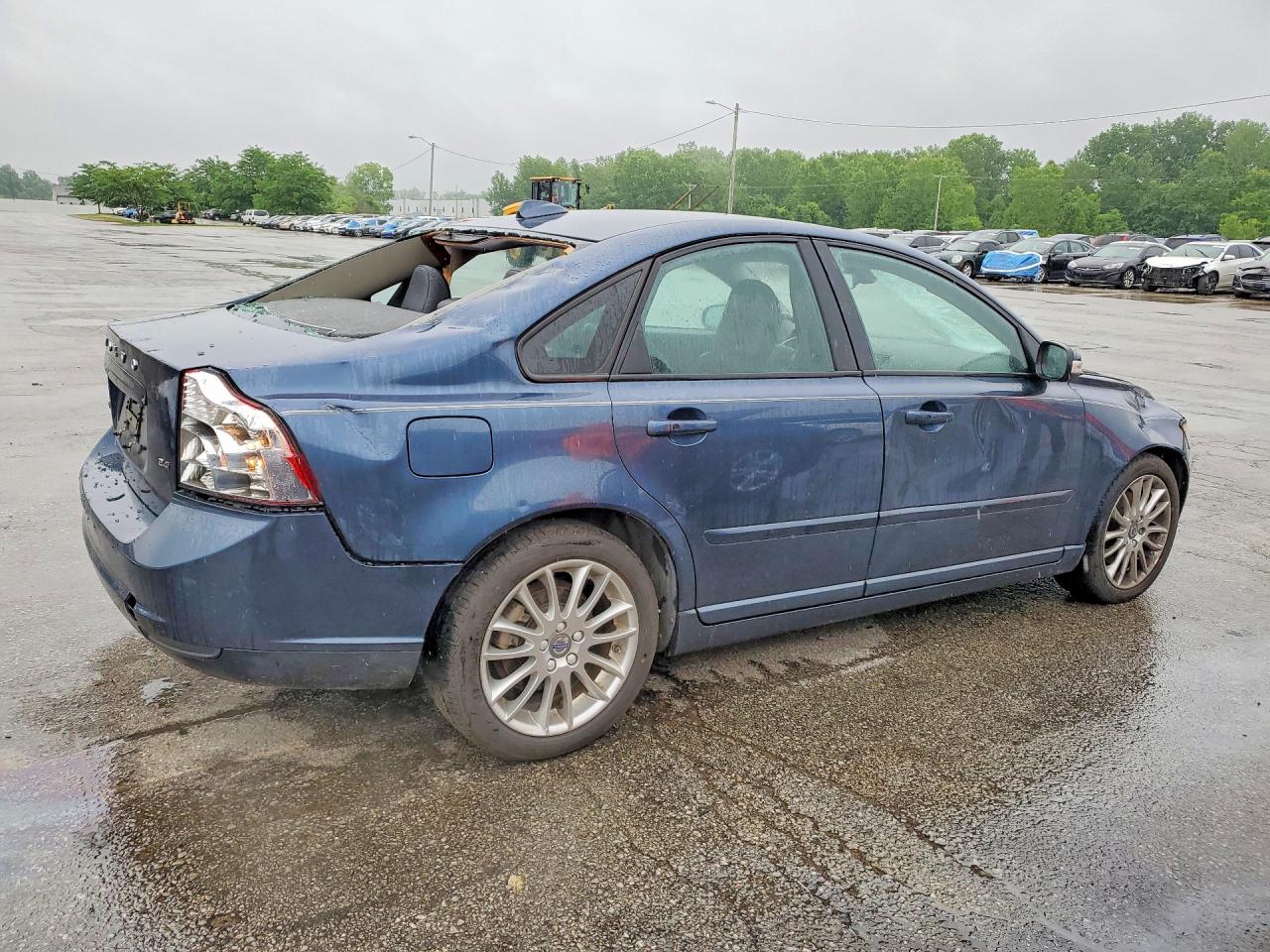VOLVO S40 2010 — 3
