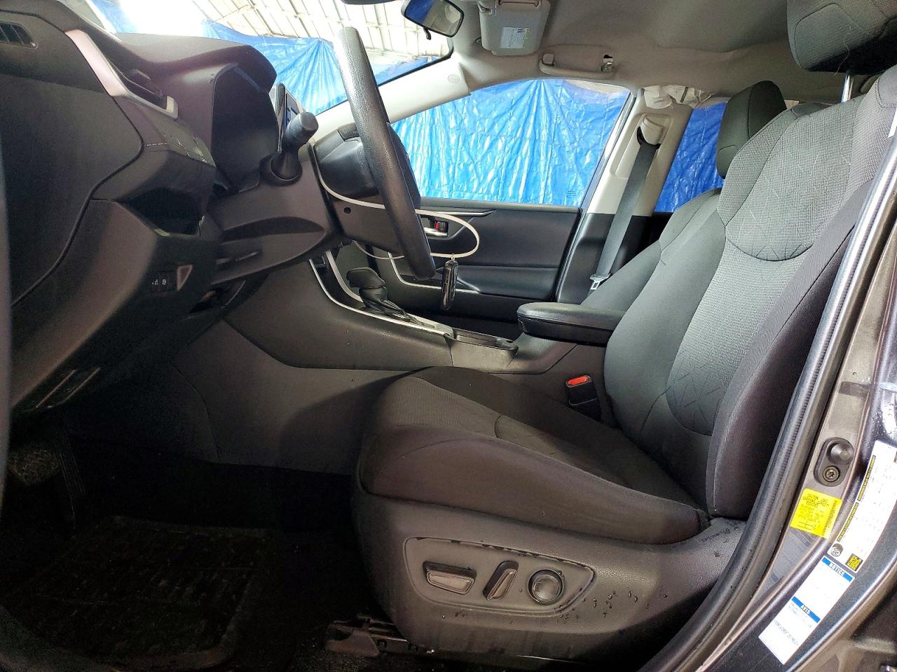 TOYOTA RAV4 HYBRID 2021 — 7