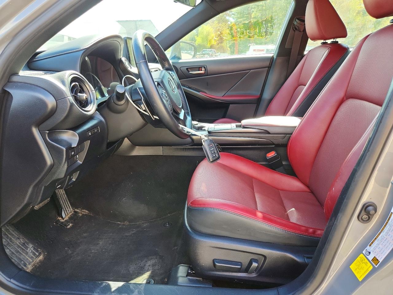 LEXUS IS 350 2024 — 7