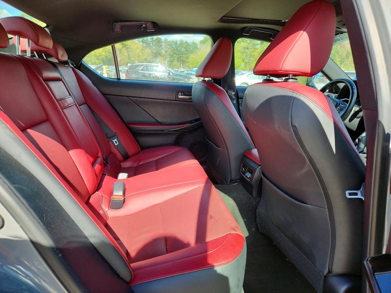 LEXUS IS 350 2024 — 10