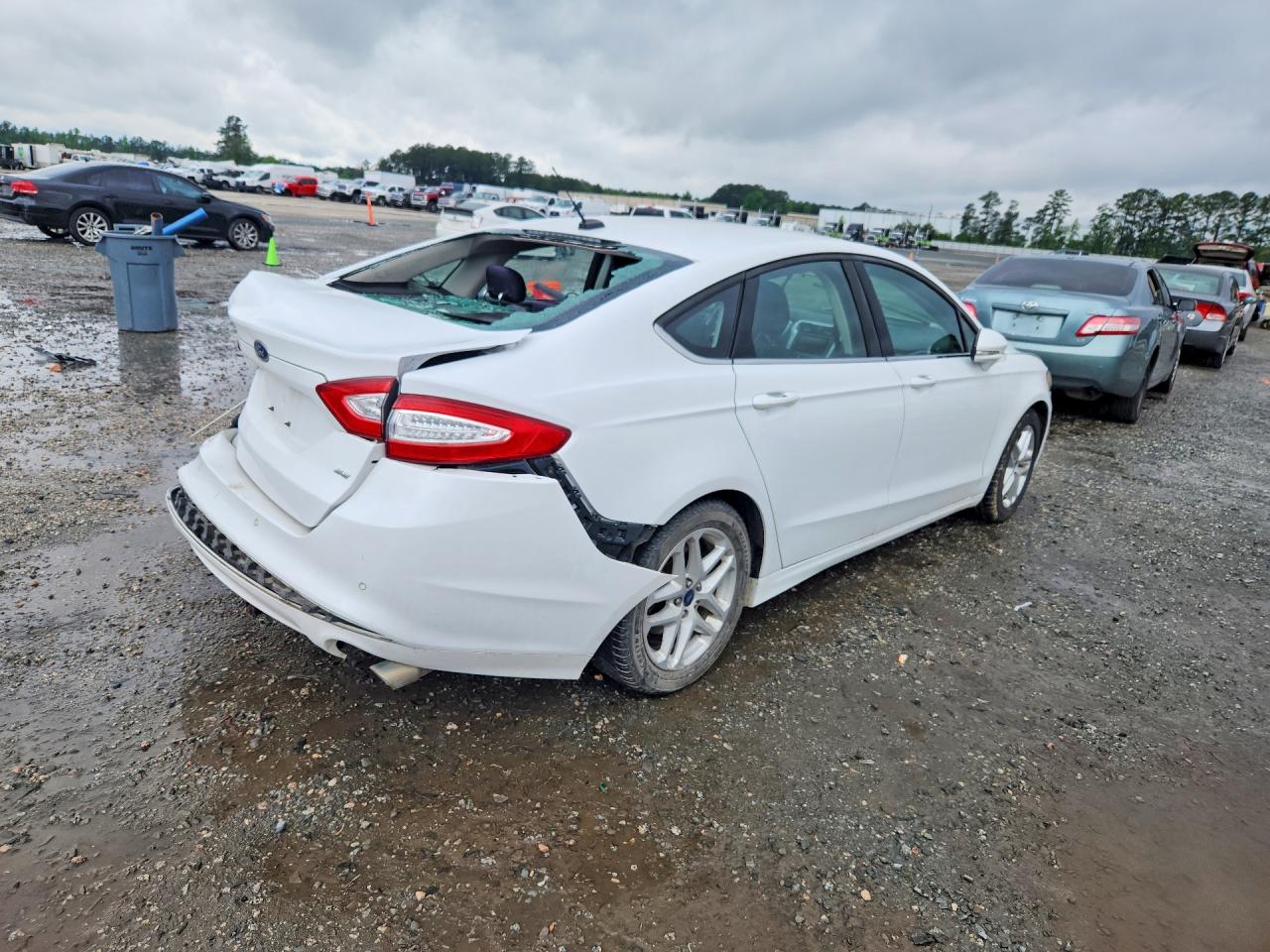 FORD FUSION 2016 — 3
