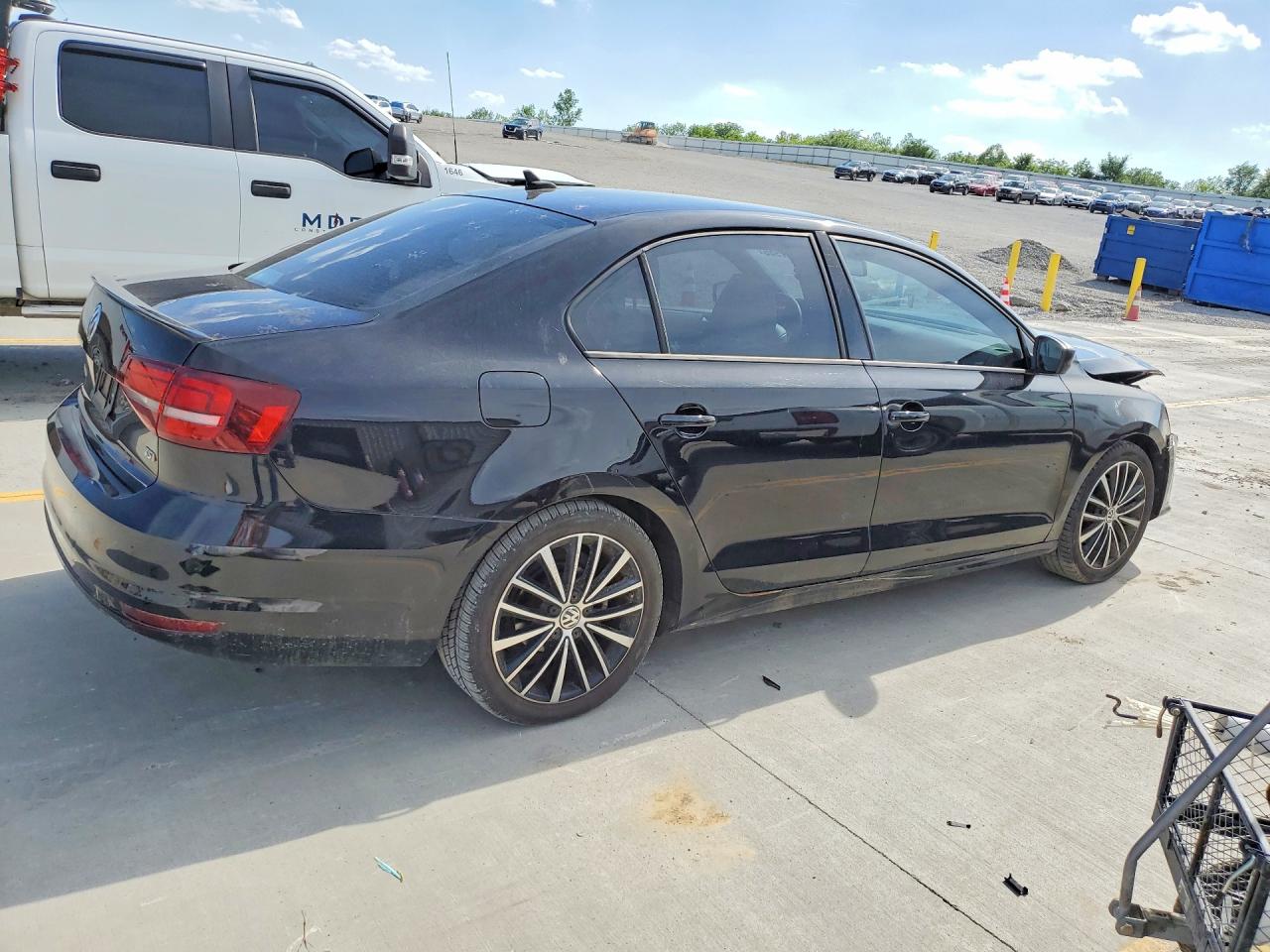 VOLKSWAGEN JETTA 2016 — 3