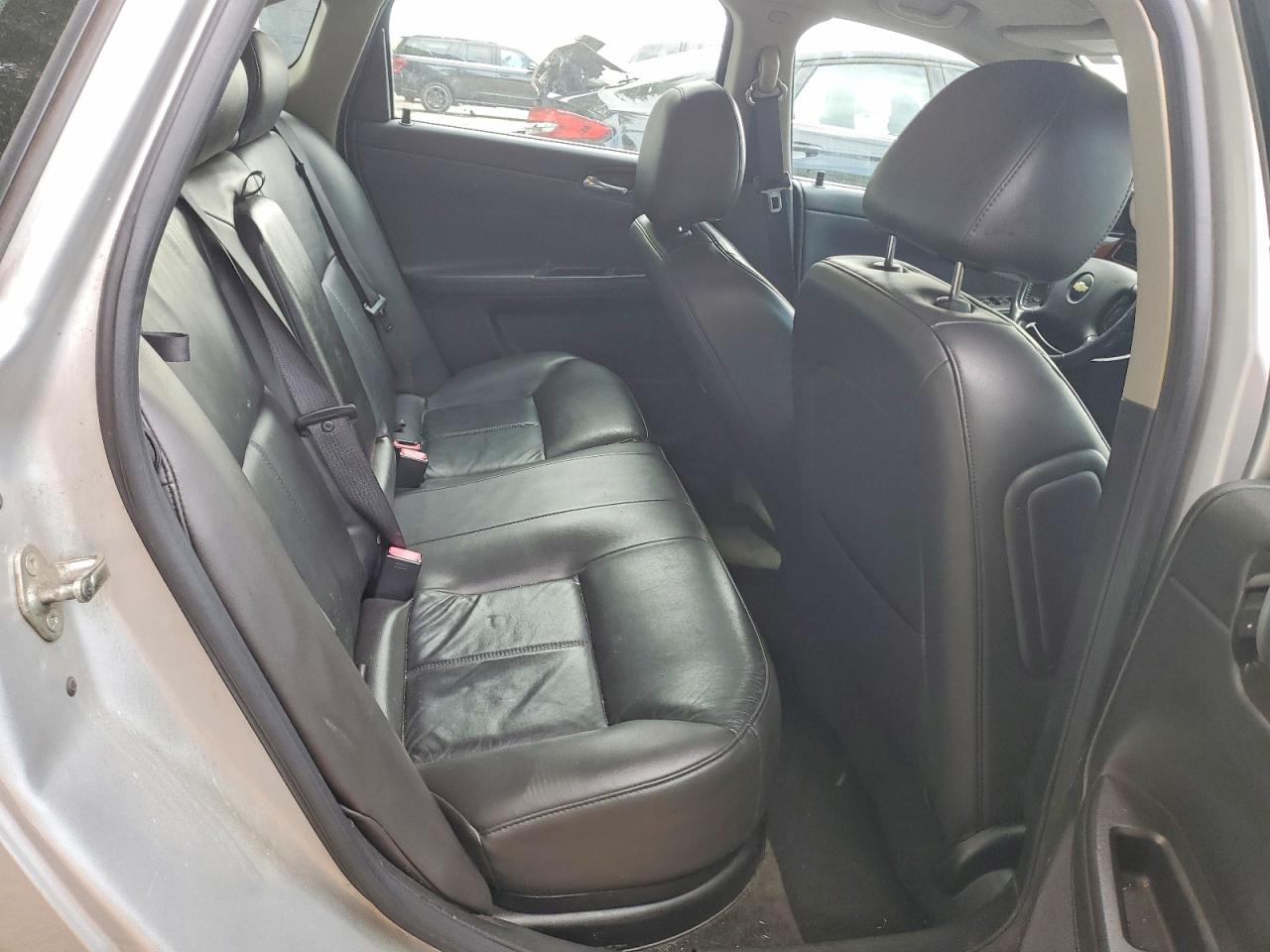 CHEVROLET IMPALA 2010 — 10