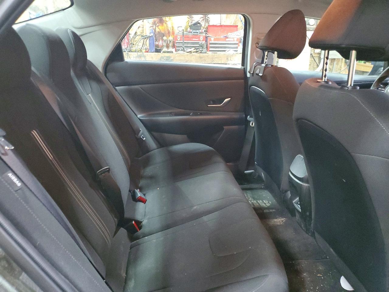 HYUNDAI ELANTRA 2024 — 10