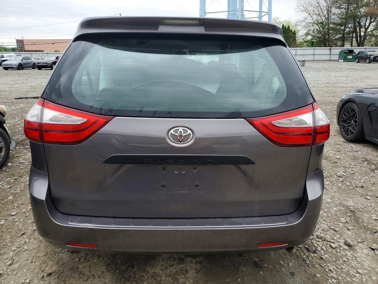 TOYOTA SIENNA 2015 — 6