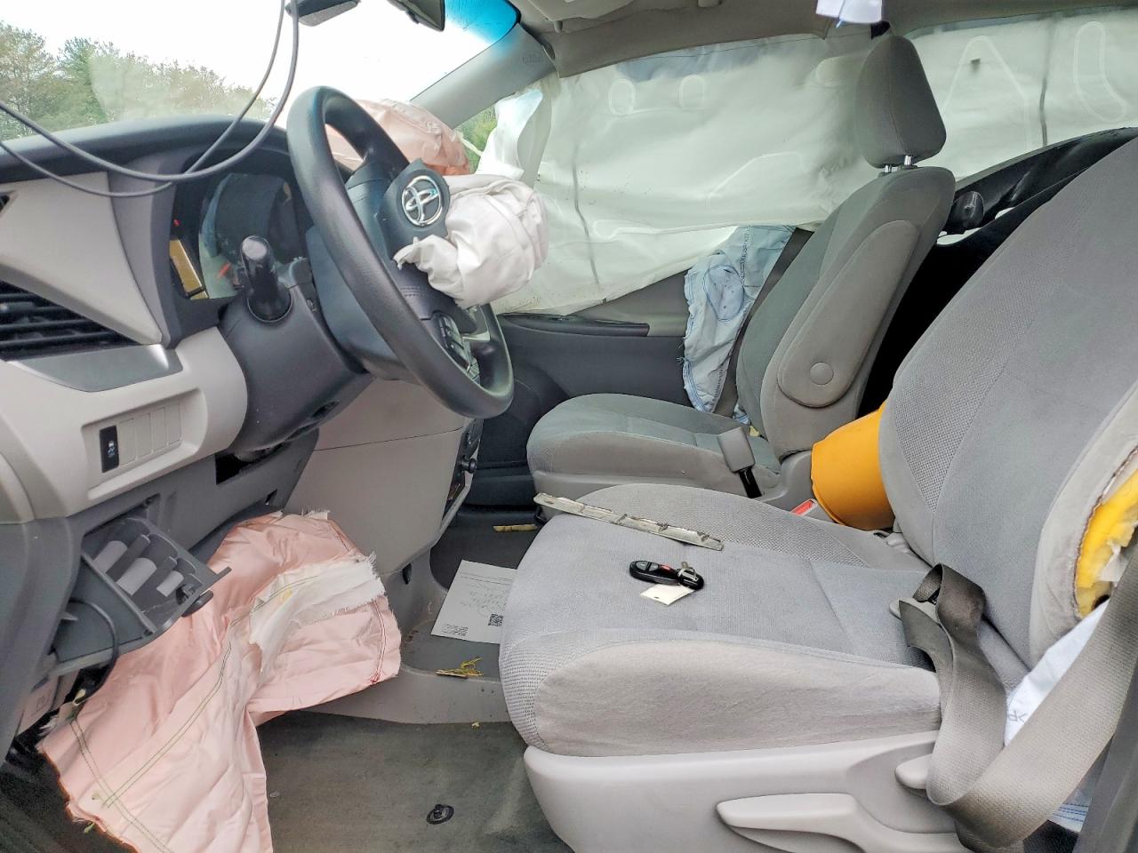 TOYOTA SIENNA 2015 — 7