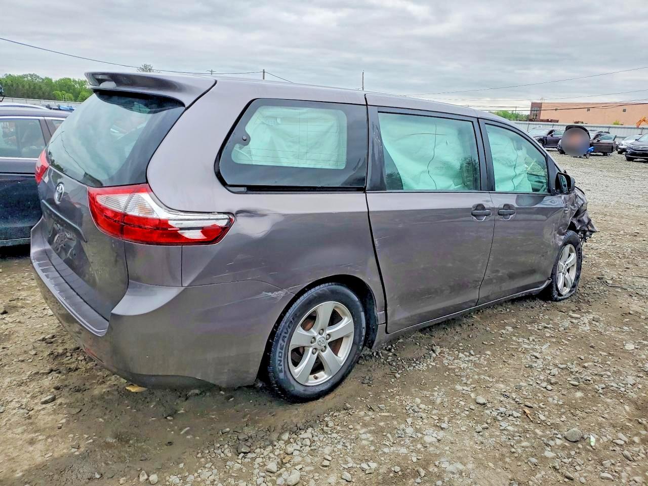 TOYOTA SIENNA 2015 — 3