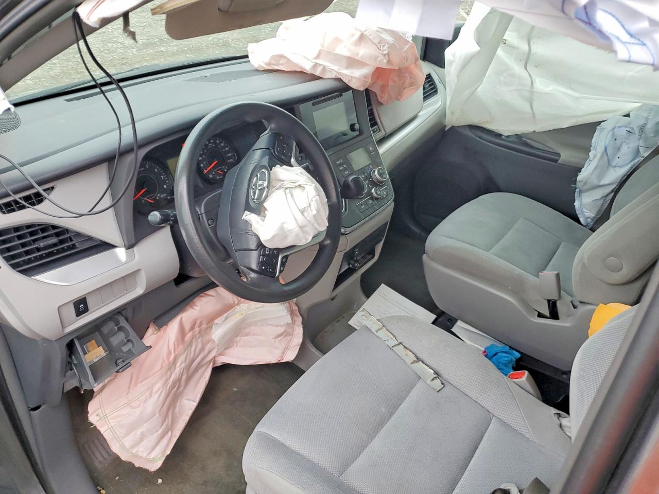 TOYOTA SIENNA 2015 — 8