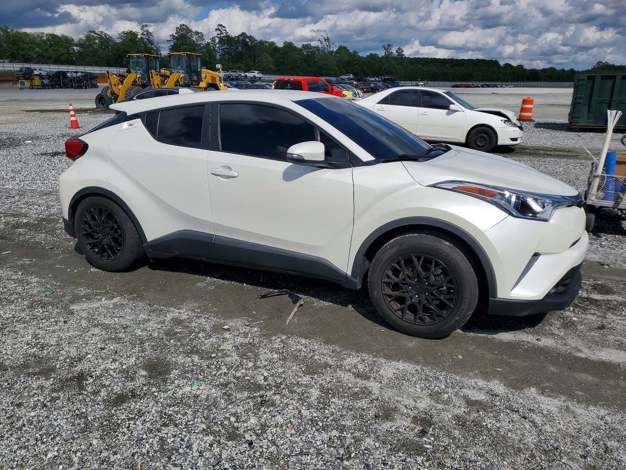 TOYOTA C-HR 2019 — 4