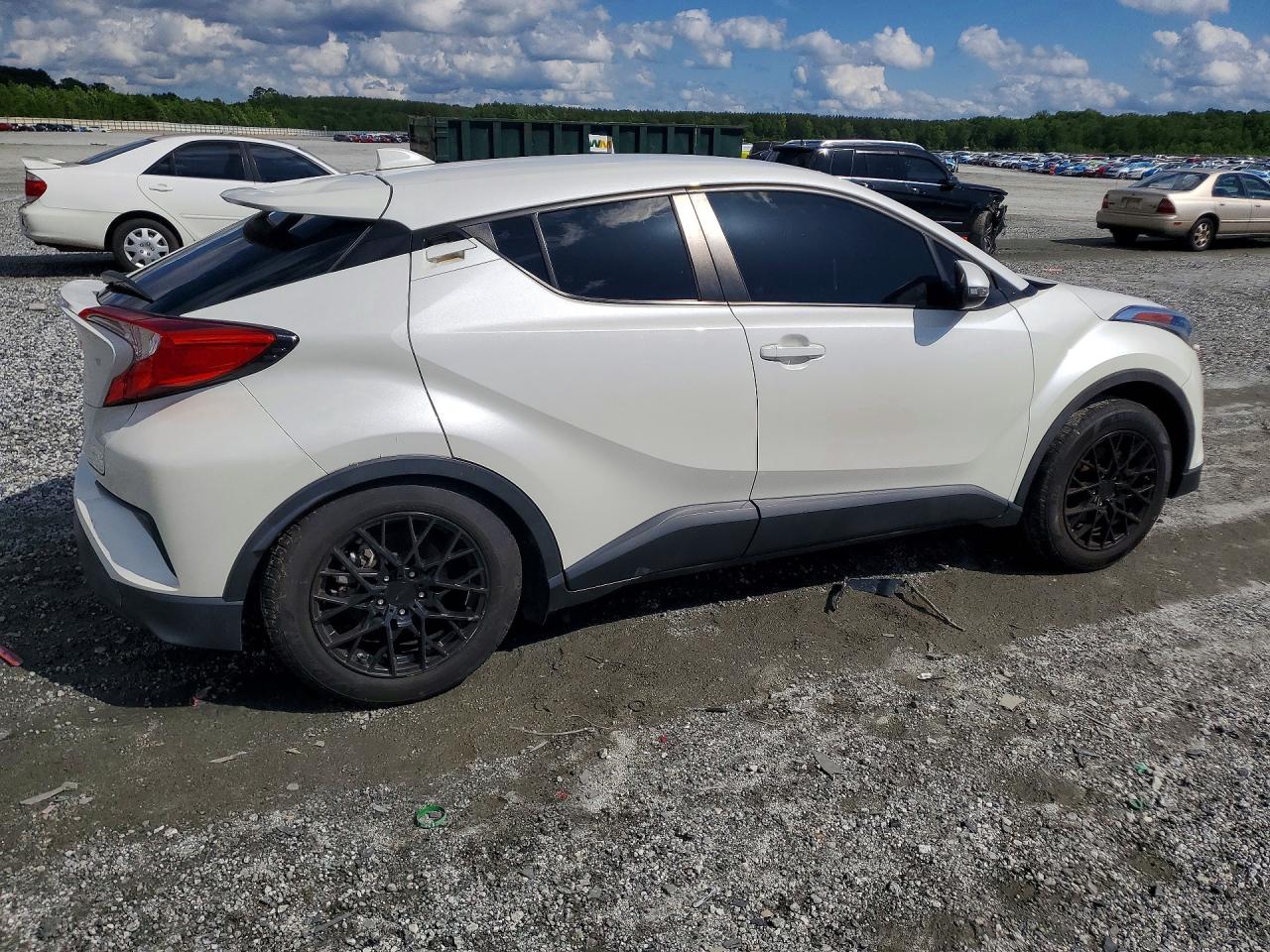 TOYOTA C-HR 2019 — 3