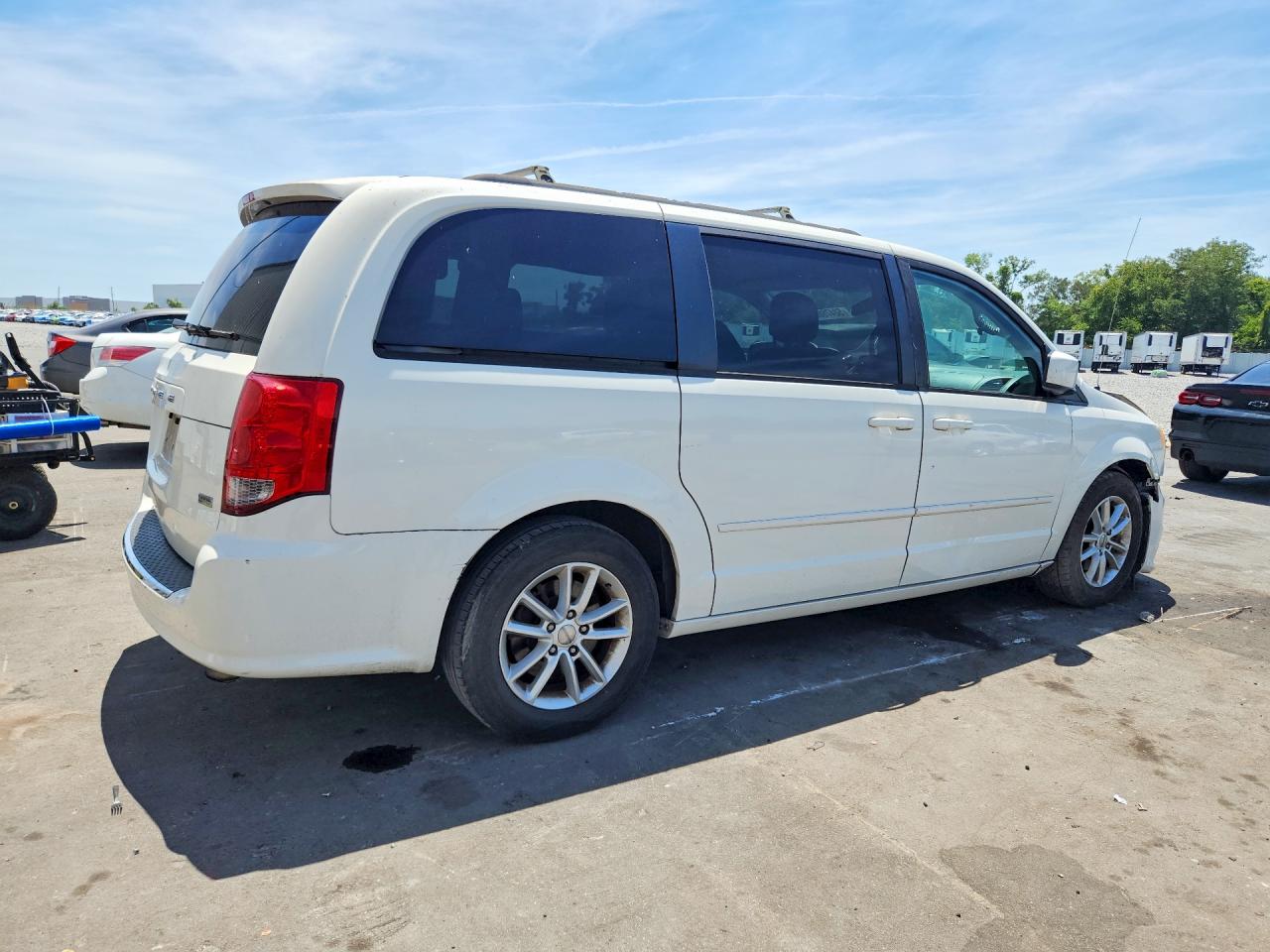 DODGE GRAND CARAVAN 2013 — 3