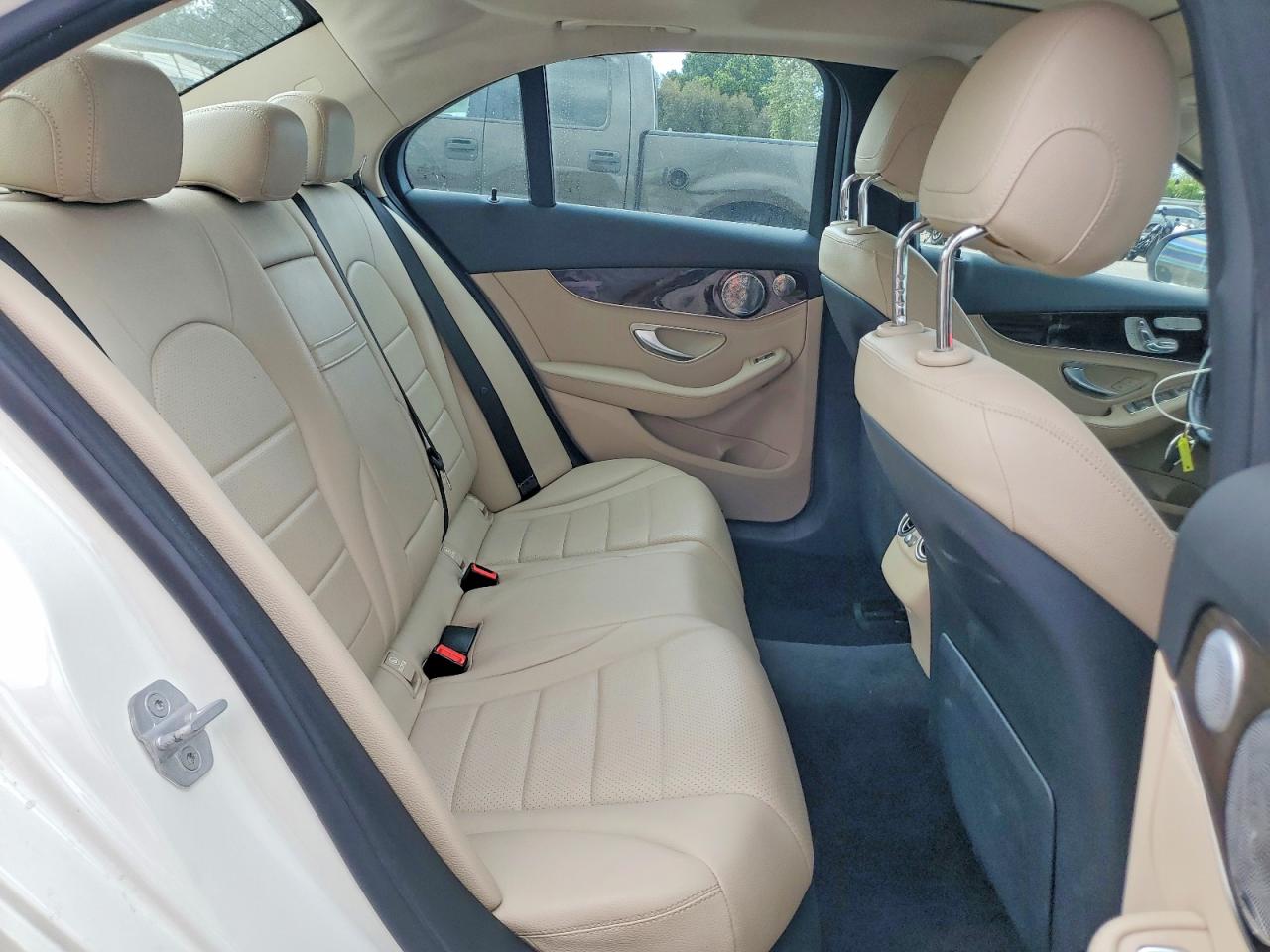 MERCEDES-BENZ C 2015 — 10