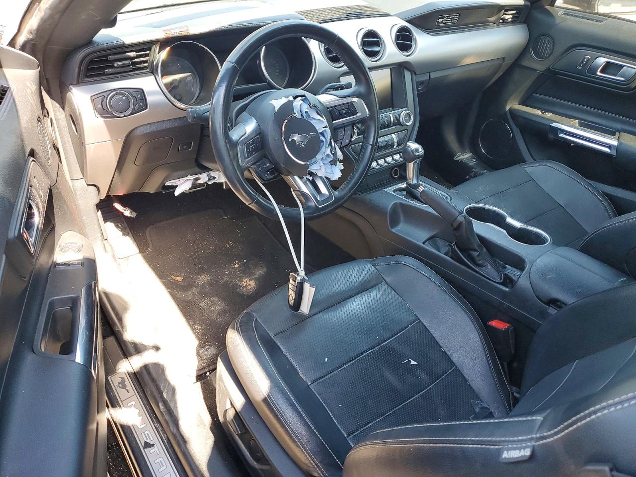 FORD MUSTANG 2020 — 8