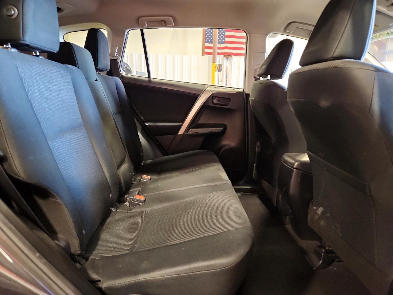 TOYOTA RAV4 2016 — 11